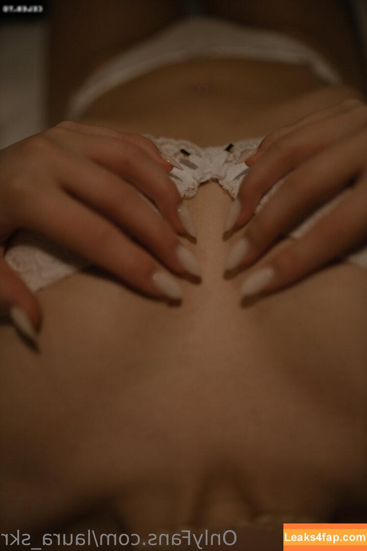 @laura_skr /  leaked photo photo #0020