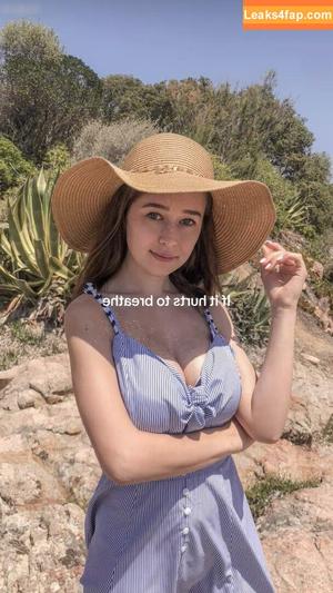 Laura Sophie photo #0134