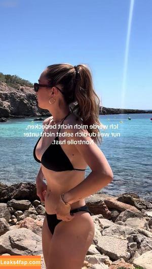 Laura Sophie photo #0138