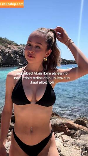 Laura Sophie photo #0140