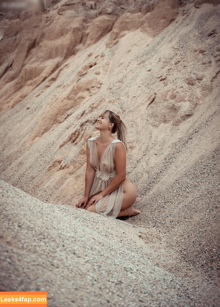 Laura Stickel /  leaked photo photo #0002