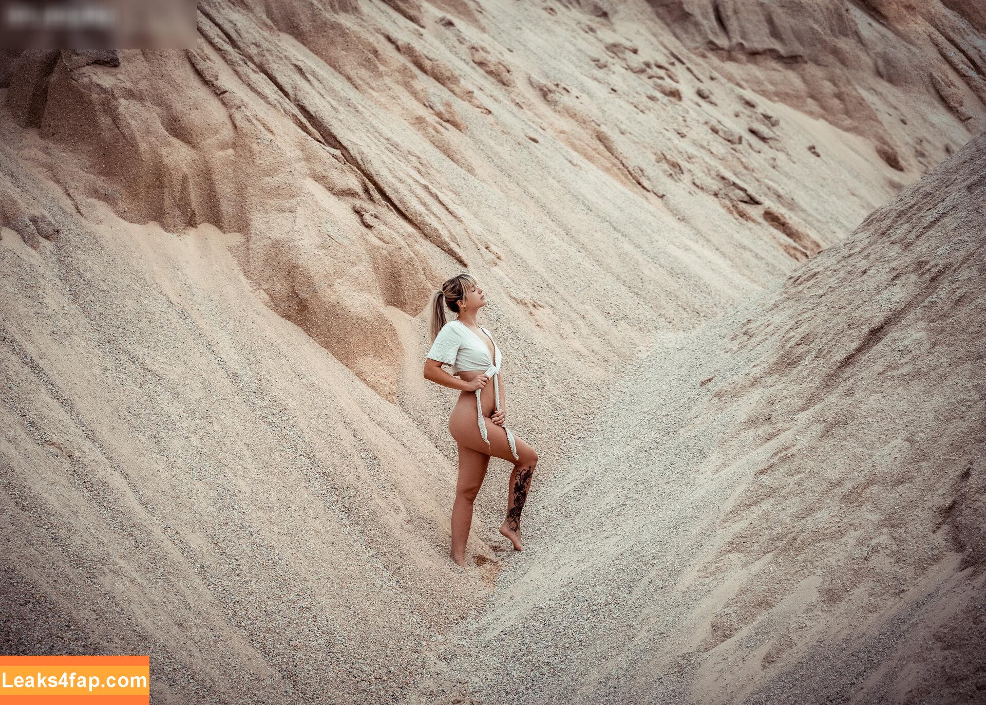 Laura Stickel /  leaked photo photo #0022