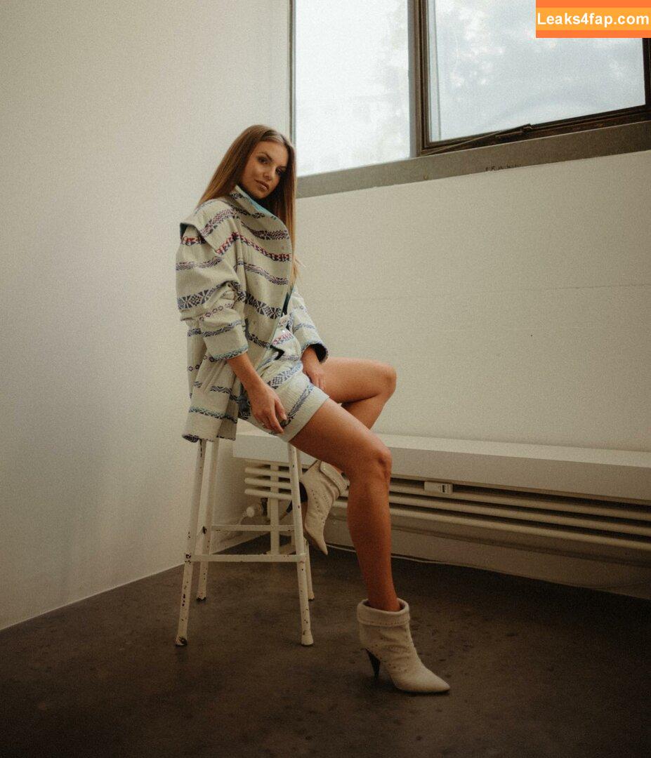 Laura Wontorra / LauraWontorra / laura_wontorra / laurachesnok слитое фото фото #0001