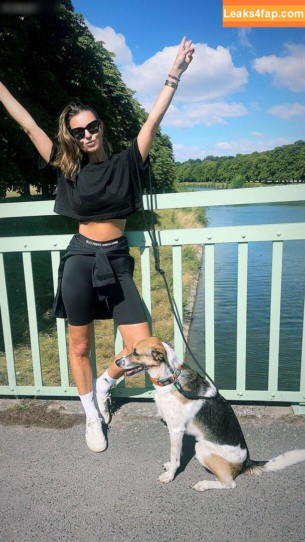 Laura Wontorra / LauraWontorra / laurachesnok leaked photo photo #0142