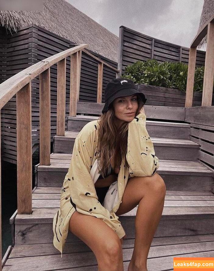 Laura Wontorra / LauraWontorra / laurachesnok leaked photo photo #0327