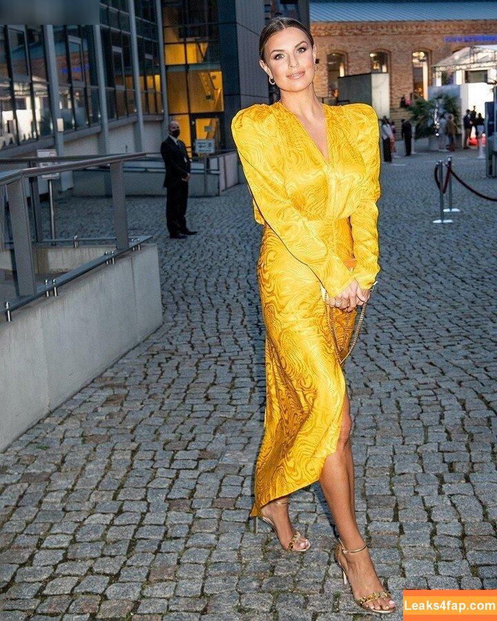 Laura Wontorra / LauraWontorra / laurachesnok leaked photo photo #0384