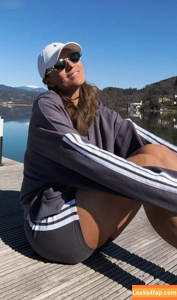 Laura Wontorra / LauraWontorra / laura_wontorra / laurachesnok leaked photo photo #0579