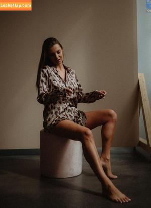 Laura Wontorra photo #0130