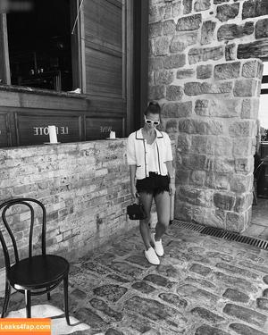 Laura Wontorra photo #0144