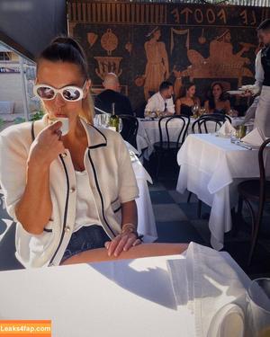 Laura Wontorra photo #0147