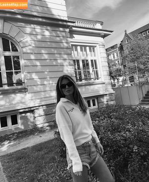 Laura Wontorra photo #0220