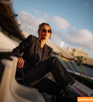 Laura Wontorra photo #0477