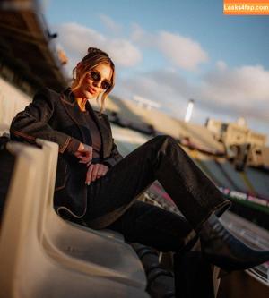 Laura Wontorra photo #0478
