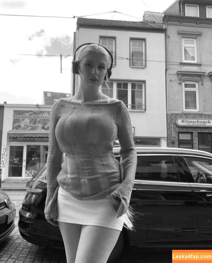 Laura.z57 / laurachesnok leaked photo photo #0034