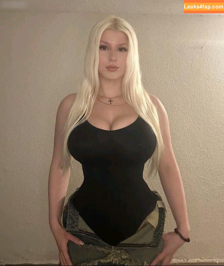 Laura.z57 / laurachesnok leaked photo photo #0041