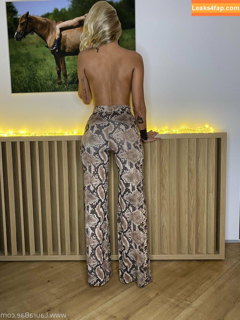 laurabae_ / laramonroe_ / laramonroefree leaked photo photo #0012