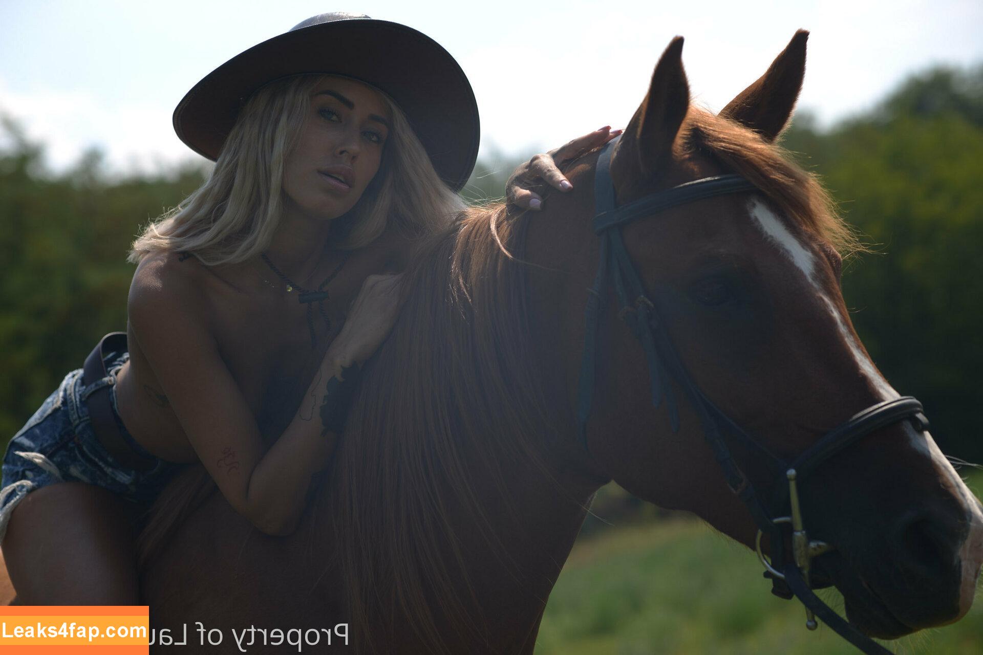 laurabae_ / laramonroe_ / laramonroefree leaked photo photo #0110