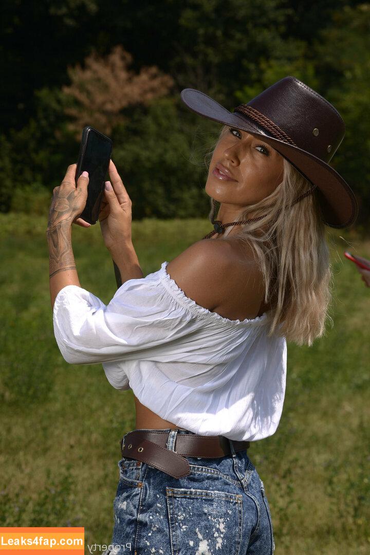laurabae_ / laramonroe_ / laramonroefree leaked photo photo #0111