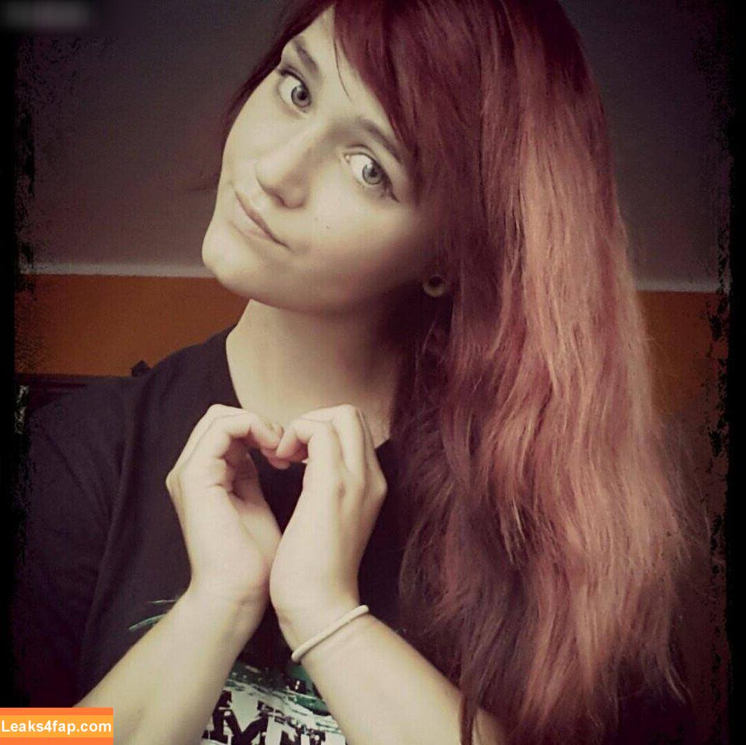 Laurachemie / Fineartrebell leaked photo photo #0040