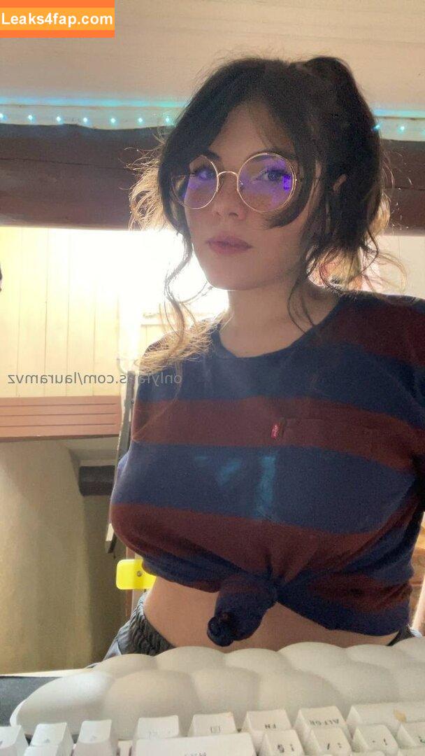 lauradstn / laura._.dstn leaked photo photo #0024