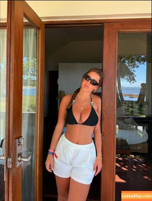 Lauramjj_ photo #0176