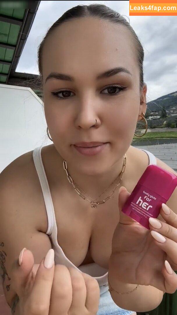 laurassoberlife /  leaked photo photo #0002