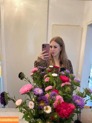 lauravonseethal photo #0005