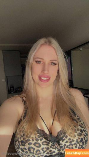 lauravonseethal photo #0021
