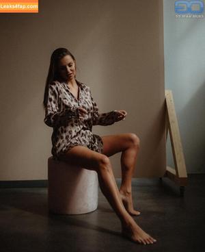 laurawontorra photo #0002