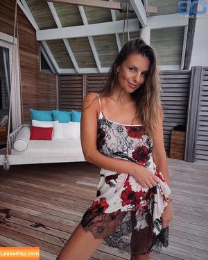 laurawontorra photo #0006