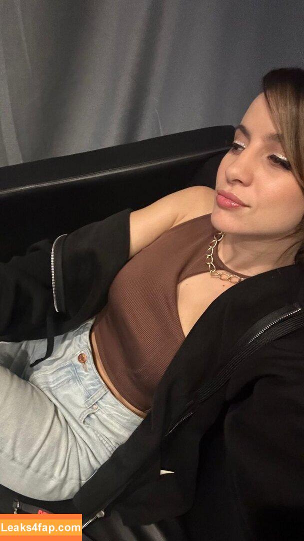 Laure Valée / laure_bv leaked photo photo #0231