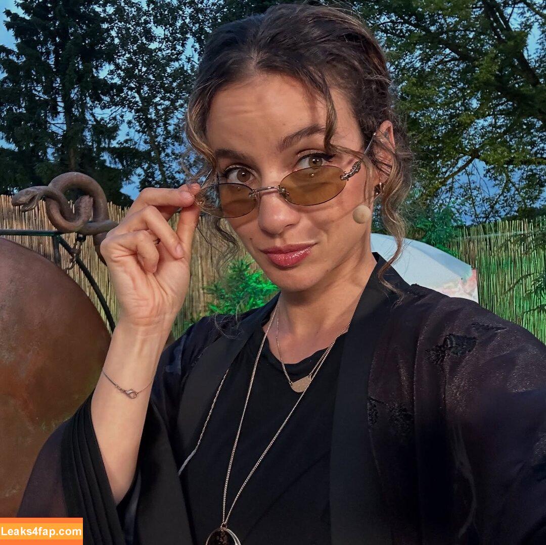 Laure Valée / laure_bv leaked photo photo #0393