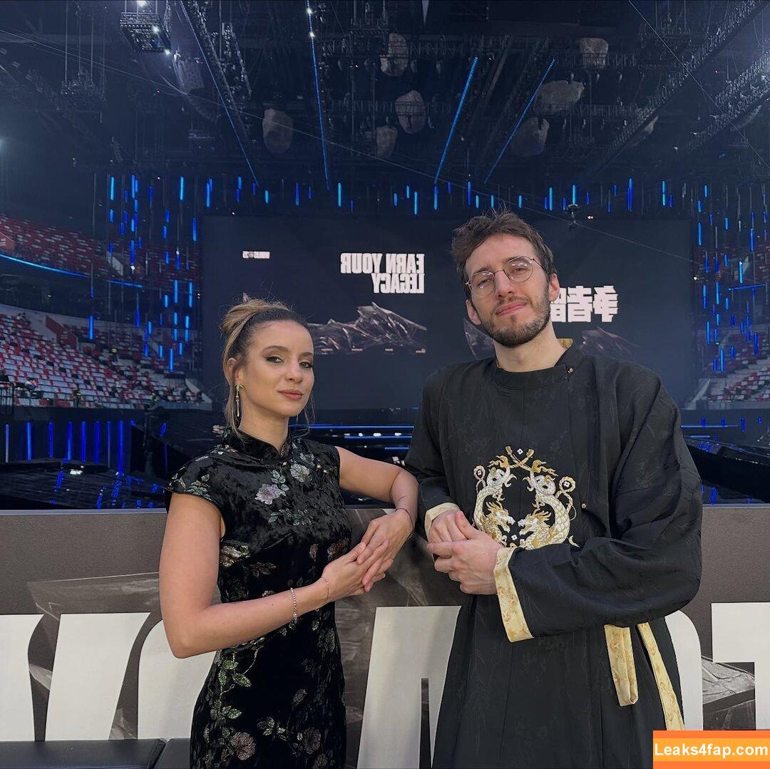 Laure Valée / laure_bv leaked photo photo #0402