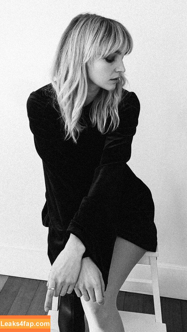 Lauren Mayberry / laurenevemayberry leaked photo photo #0050