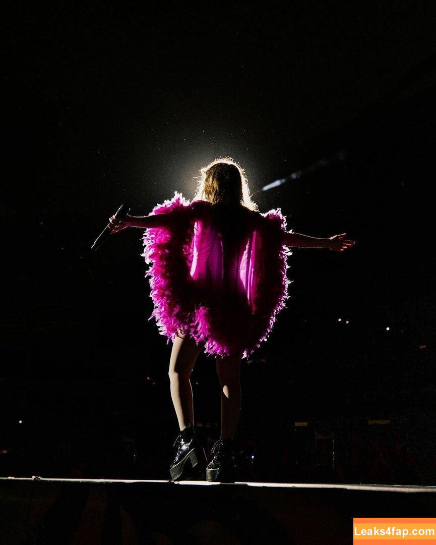 Lauren Mayberry / laurenevemayberry leaked photo photo #0094