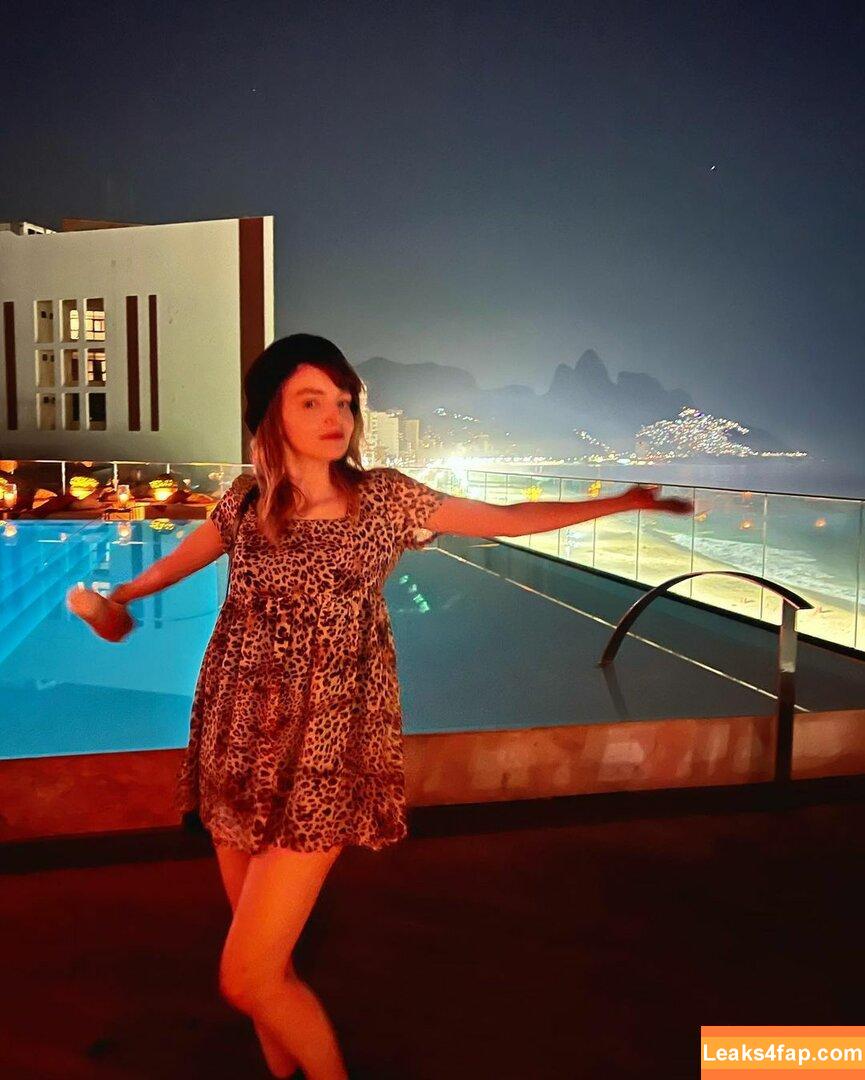 Lauren Mayberry / laurenevemayberry leaked photo photo #0098