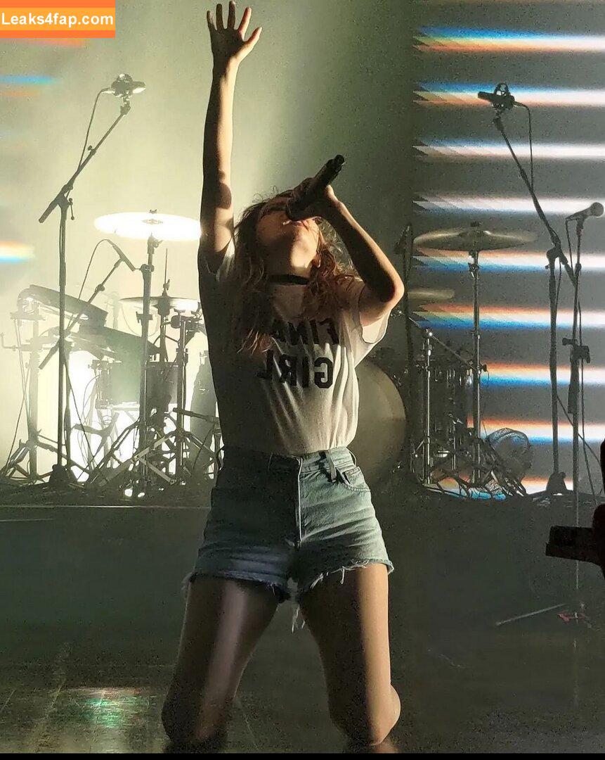 Lauren Mayberry / laurenevemayberry leaked photo photo #0102