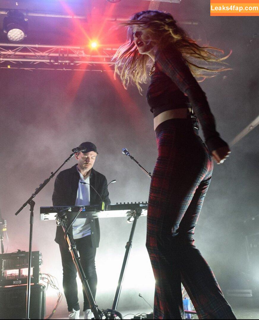 Lauren Mayberry / laurenevemayberry leaked photo photo #0116