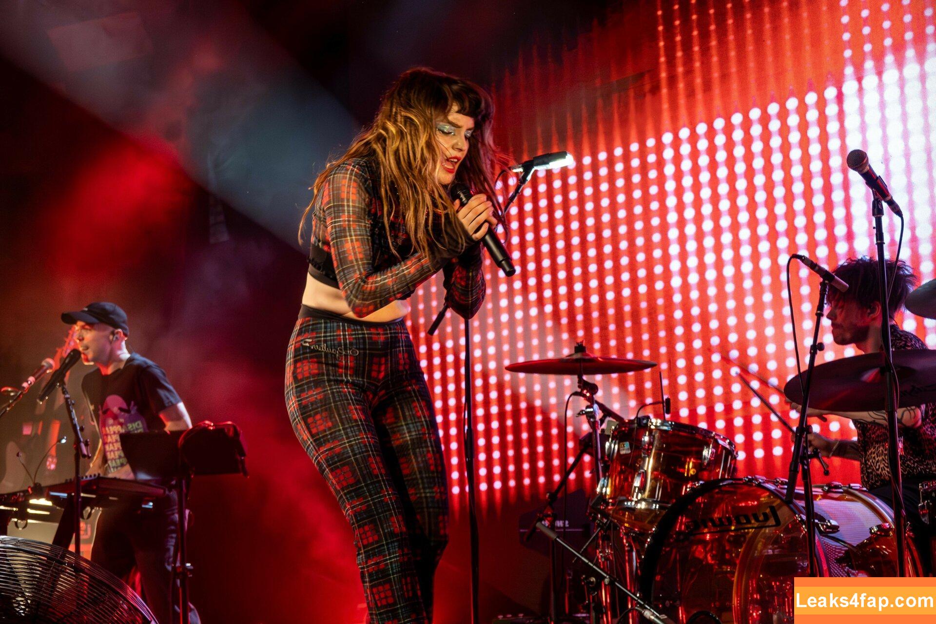 Lauren Mayberry / laurenevemayberry leaked photo photo #0145