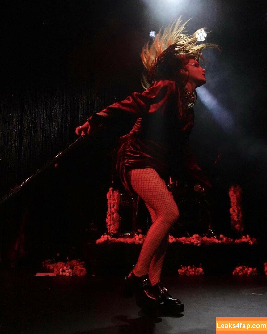 Lauren Mayberry / laurenevemayberry leaked photo photo #0216