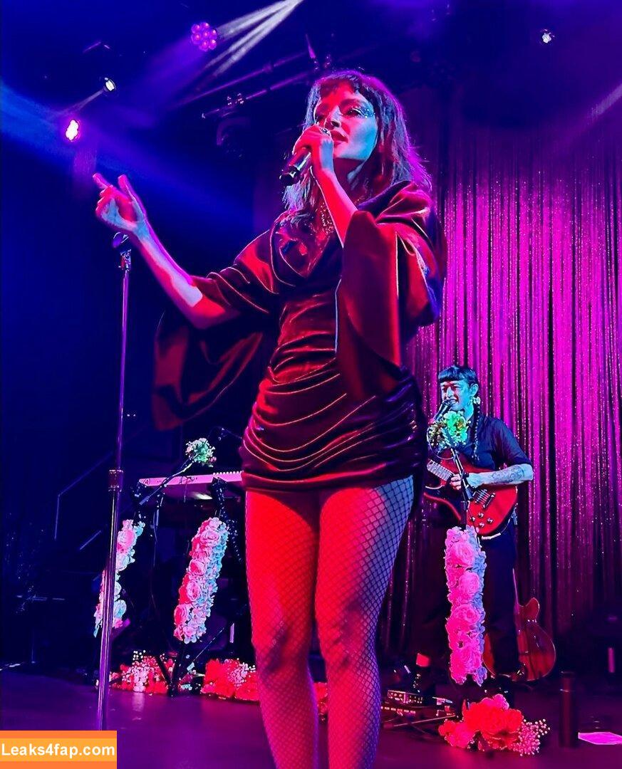 Lauren Mayberry / laurenevemayberry leaked photo photo #0223