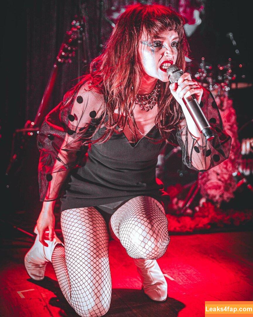 Lauren Mayberry / laurenevemayberry leaked photo photo #0331