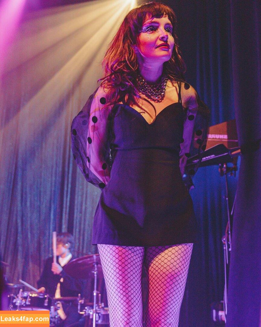 Lauren Mayberry / laurenevemayberry leaked photo photo #0336