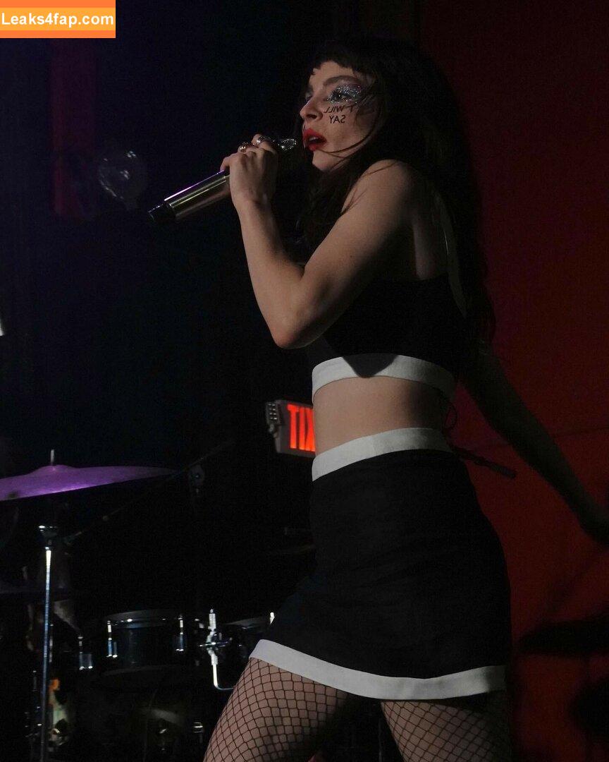 Lauren Mayberry / laurenevemayberry leaked photo photo #0430