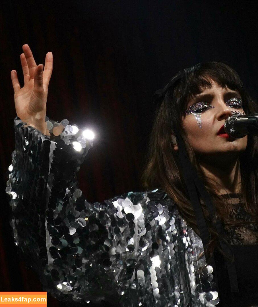 Lauren Mayberry / laurenevemayberry leaked photo photo #0459