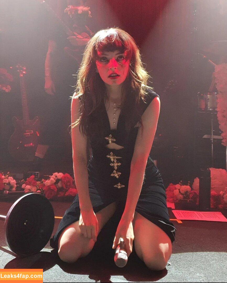 Lauren Mayberry / laurenevemayberry leaked photo photo #0760