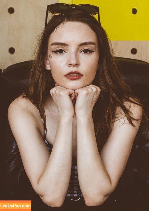 Lauren Mayberry / laurenevemayberry leaked photo photo #0906