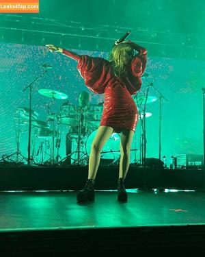 Lauren Mayberry photo #0004