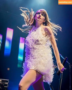 Lauren Mayberry photo #0036