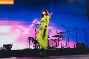 Lauren Mayberry photo #0037